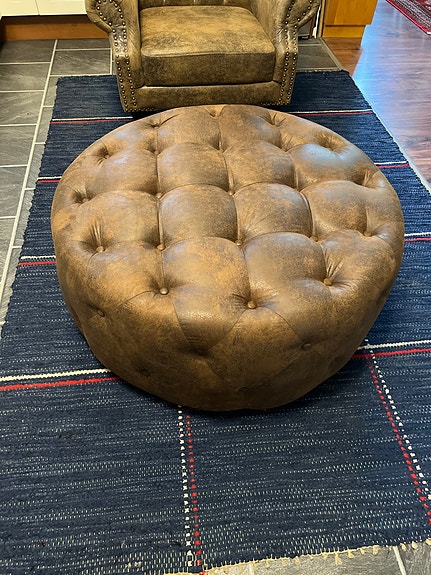 Chesterfield sohvapöytä