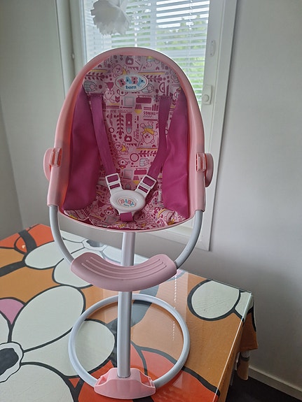 Baby bornin syöttötuoli