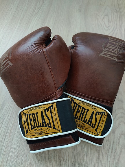 Everlast nyrkkeily hanskat ja siteet