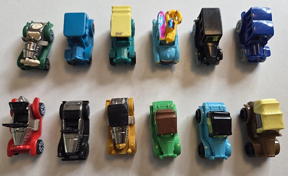 Kinder autoja 1990-luvulta 12 kpl