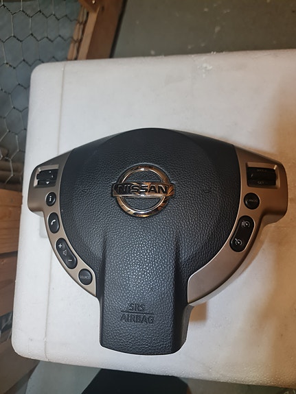 turvatyyny Nissan Qashqai+2 2013