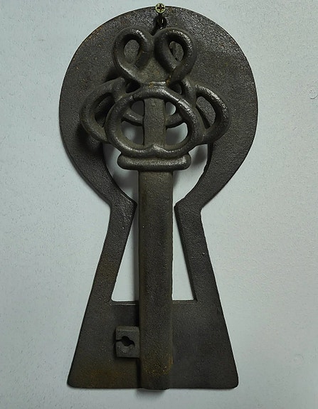 Vanha iso 30 cm takorautainen ovenkolkutin
