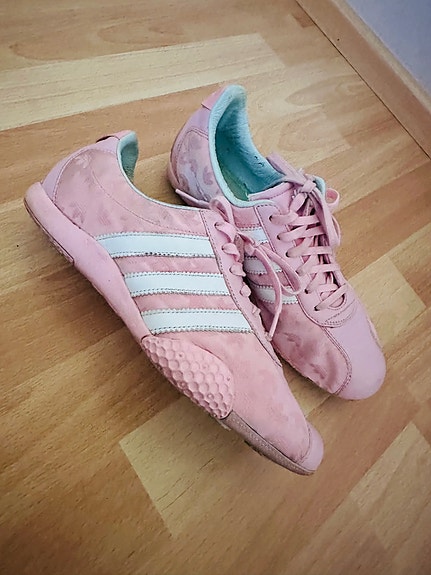 Adidas kengät