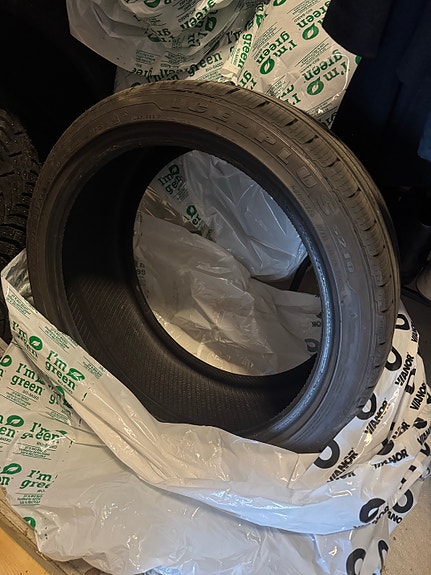 Renkaat 255/35/19
