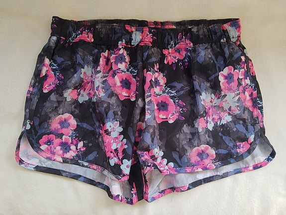 Urheilushortsit / uimashortsit S / 36-38