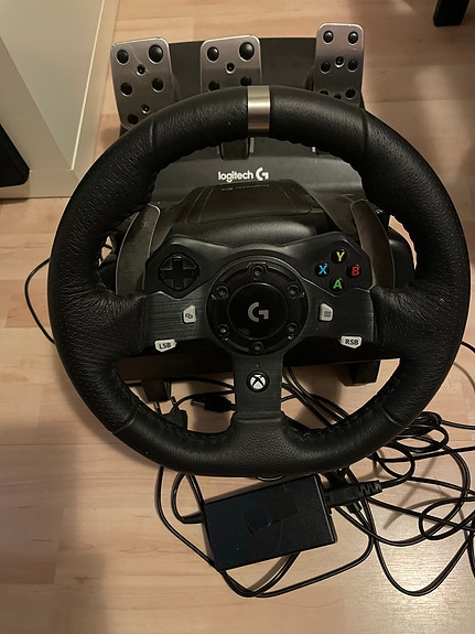Logitech G920 rattiohjain ja polkimet Xboxille ja PC:lle