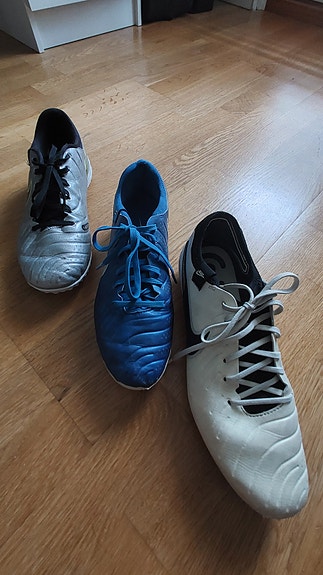 Laadukkaita hyväkuntoisia Nike Tiempo jalkapallokenkiä 42 - 43