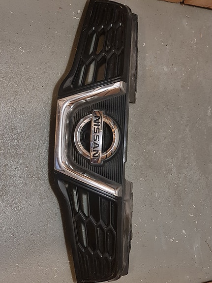 puskurin säleikkö Nissan Qashqai+2 2013