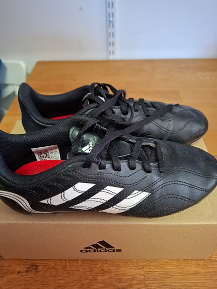 Adidas Copa Mundial jalkapallokengät 35