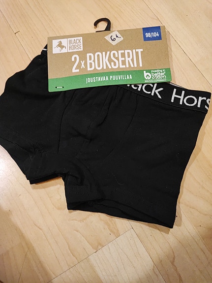 Uudet mustat Black horse alushousut*2, koko 98/104