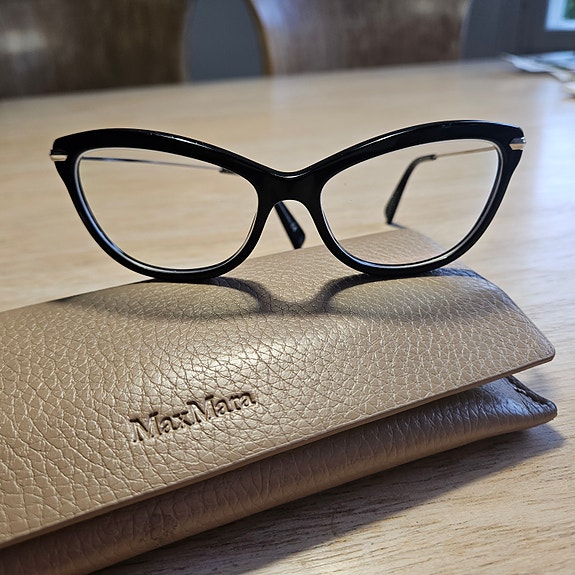 Max Mara naisten silmälasit musta