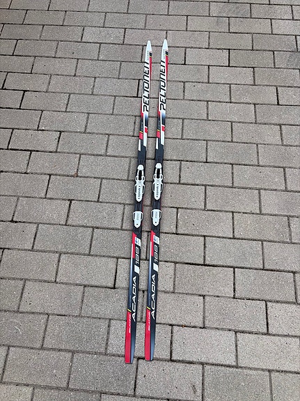Peltonen Acadia 188cm luistelusukset Rottefella-siteillä