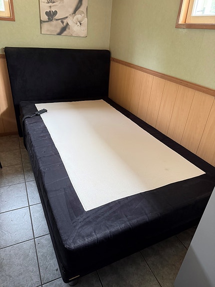 Moottorisänky / Unikulma / 120cm leveä !