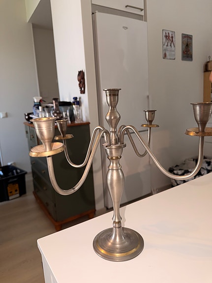 Kynttelikkö / kynttilänjalka – metallia, vintage