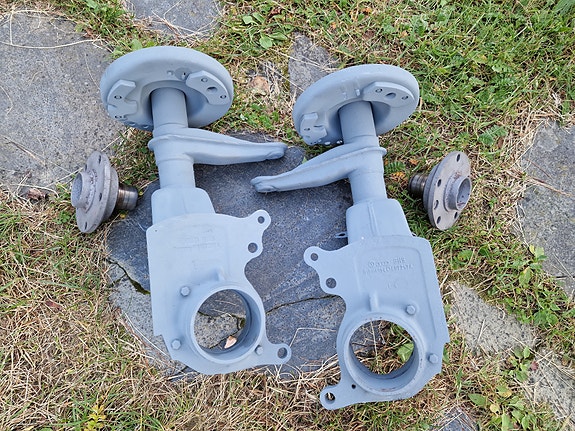 Audi urs4 ja V8 etutolpat. Ufojarrullisen.