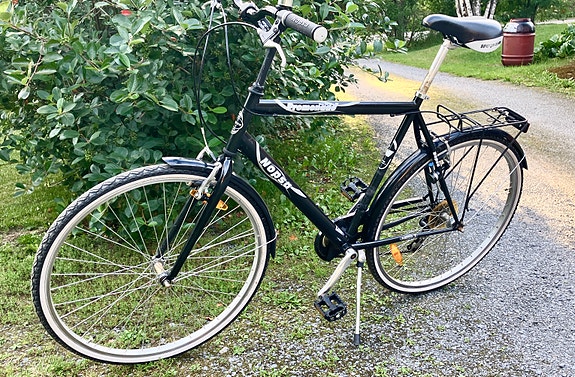 Hyvässä kunnossa oleva polkupyörä