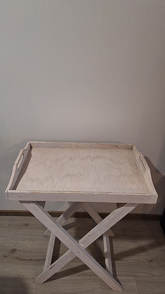 Tarjoilupöytä