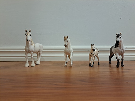 schleich-hevosia/poneja/varsoja ja tarvikkeita