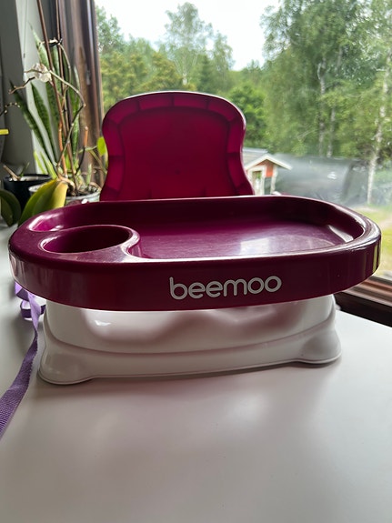 Beemoo matkasyöttötuoli
