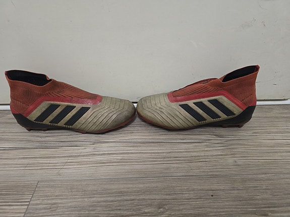 Adidas jalkapallokengät nappulakengät koko 39