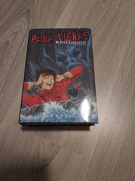 Paha vieras -novellikokoelma - Markku Sadelehto