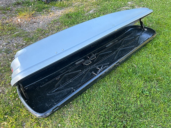 Thule suksiboksi myös wingbar telineisiin