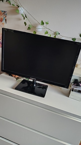 Samsung 24" näyttö / TV musta HDMI