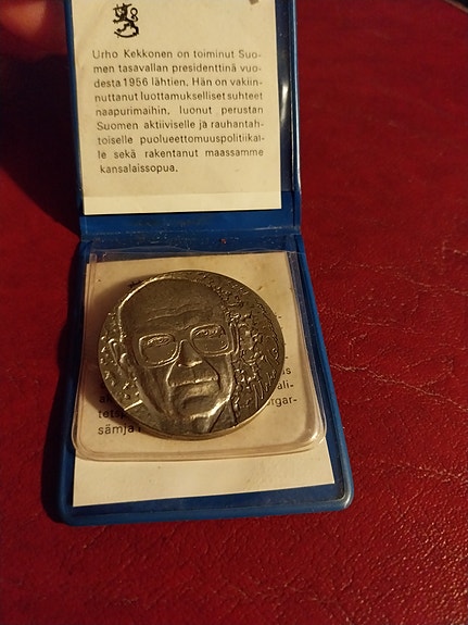 Urho Kekkonen juhlaraha 10 markkaa kotelossa