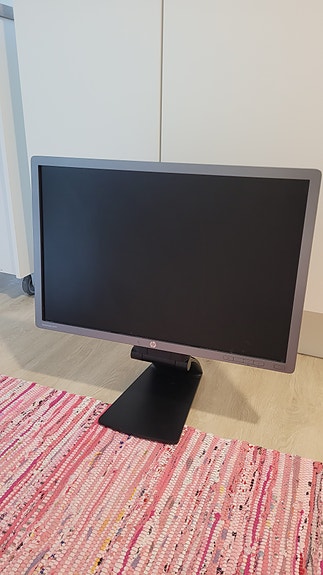 HP näyttö
