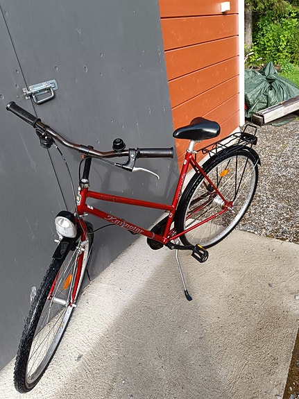 Helkama Kaunotar 28 T ja 7-Speed ,  kaupunkipyörä punainen