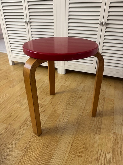 Varattu- Artek 60 jakkara