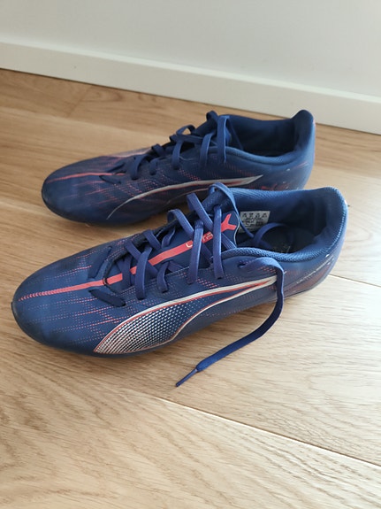 Puma jalkapallokengät 41,5