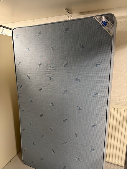Myydään 120 cm sänky
