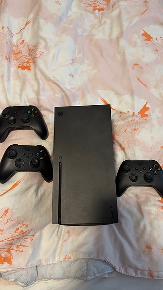 Microsoft Xbox Series X pelikonsoli