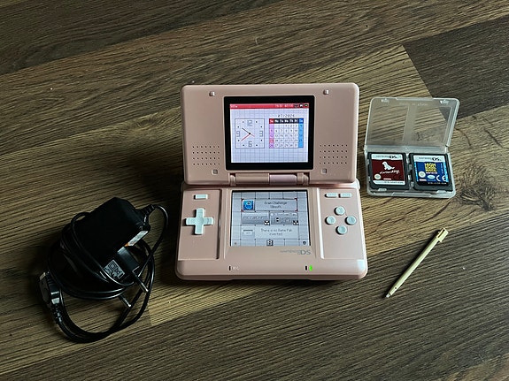 Nintendo ds ja 3 peliä