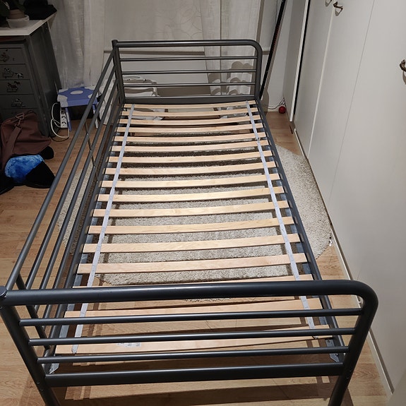 Metallinen sängynrunko 90x200 patjalle