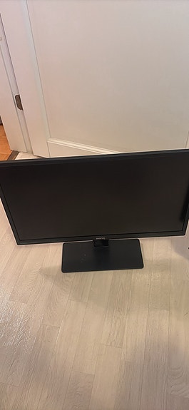 BenQ 24" fullHD näytöt
