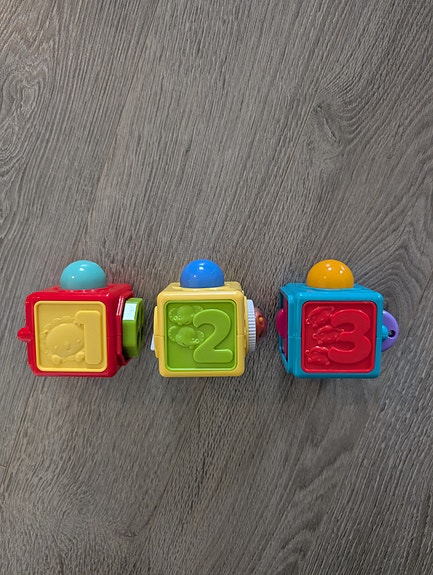 Fisher-Price pinottavat puuhapalikat, 3 kpl