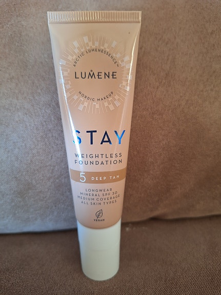 LUMENE STAY uusi meikkivoide 30ml sävy 5 DEEP TAN