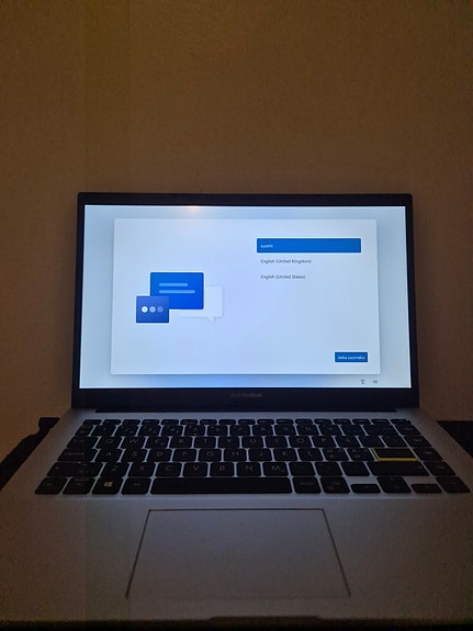 ASUS VivoBook 14" X413JA – i3 / 8 Gt / 256 Gt SSD / Windows 11