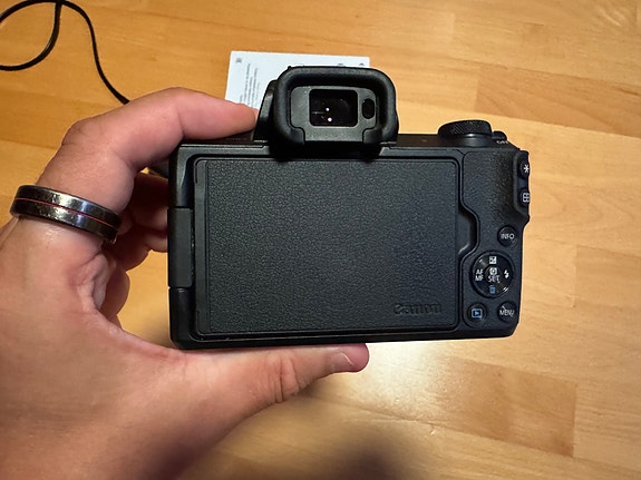 Canon EOS M50 Mark II + kittiobjektiivi