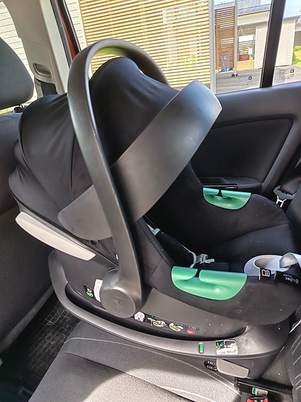 Cybex Aton B2 turvakaukalo & telkka