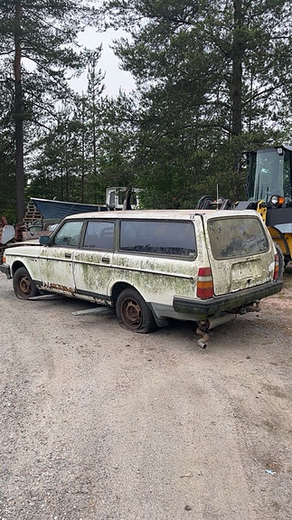 Volvo 240 osia