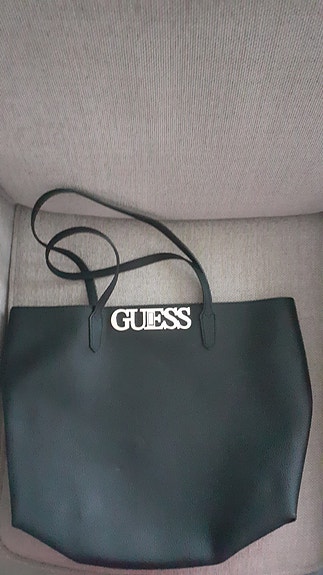 GUESS  olkalaukku
