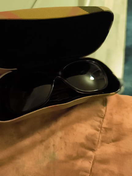 Burberry aurinkolasit naisille