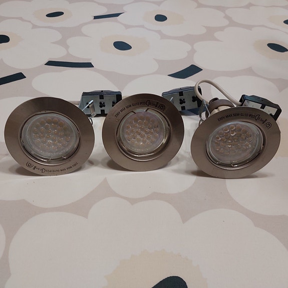LED-alasvalot 3kpl