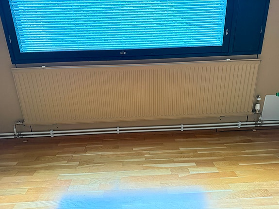 14 kpl vesikiertoisia pattereita termostaatteineen