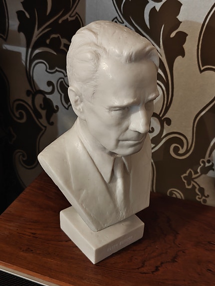 Mauno Koivisto veistos
