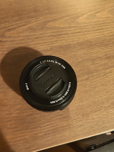 Sony E 16-50mm f/3.5-5.6 OSS