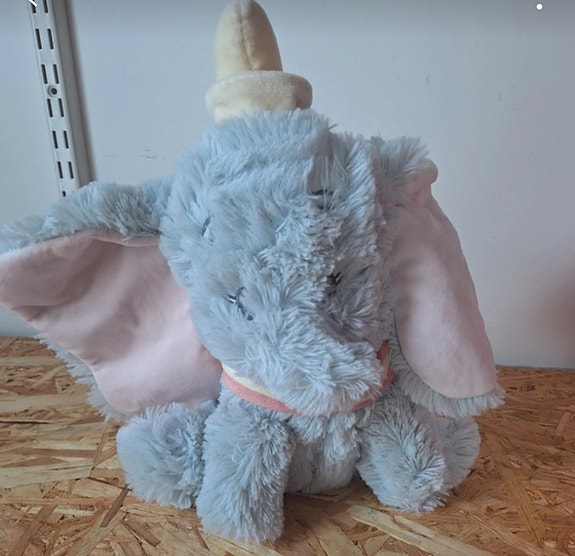 Disney Dumbo pehmolelu elefantti